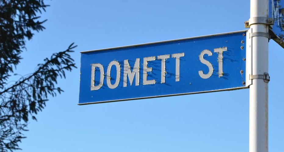 Domett_St sign.jpg