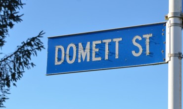 Domett_St sign.jpg