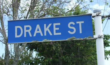 Drake_St_Sign.jpg
