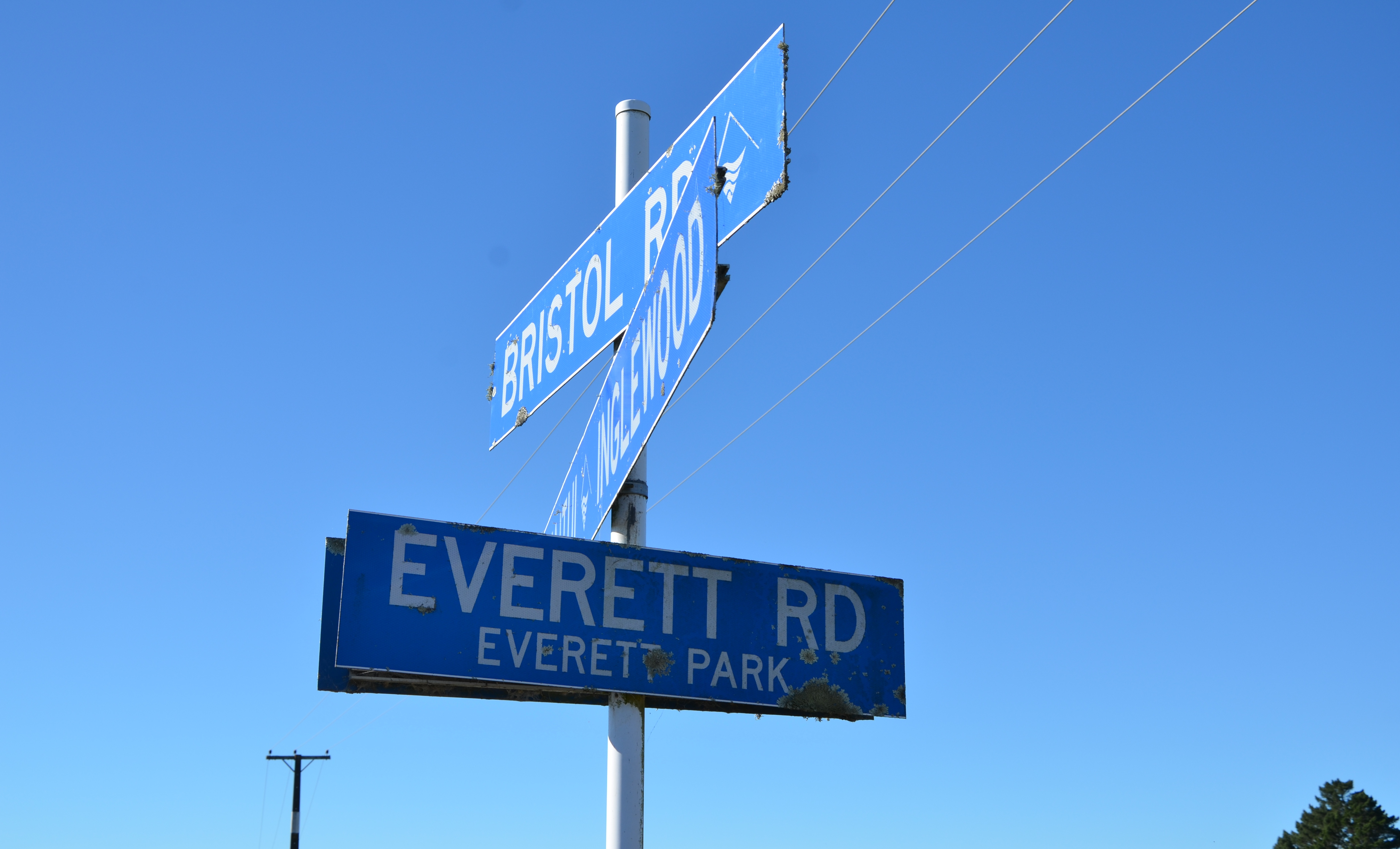 Everett_Road sign.jpg