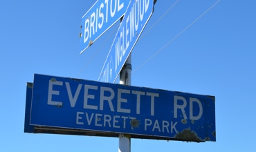 Everett_Road sign.jpg