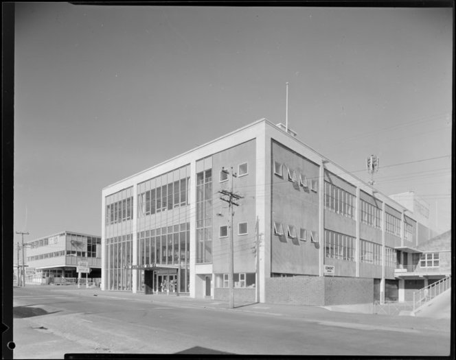 Farmers Co Op Store_Entrance on Gill Street_Alexander Turnbull Library collection.jpg