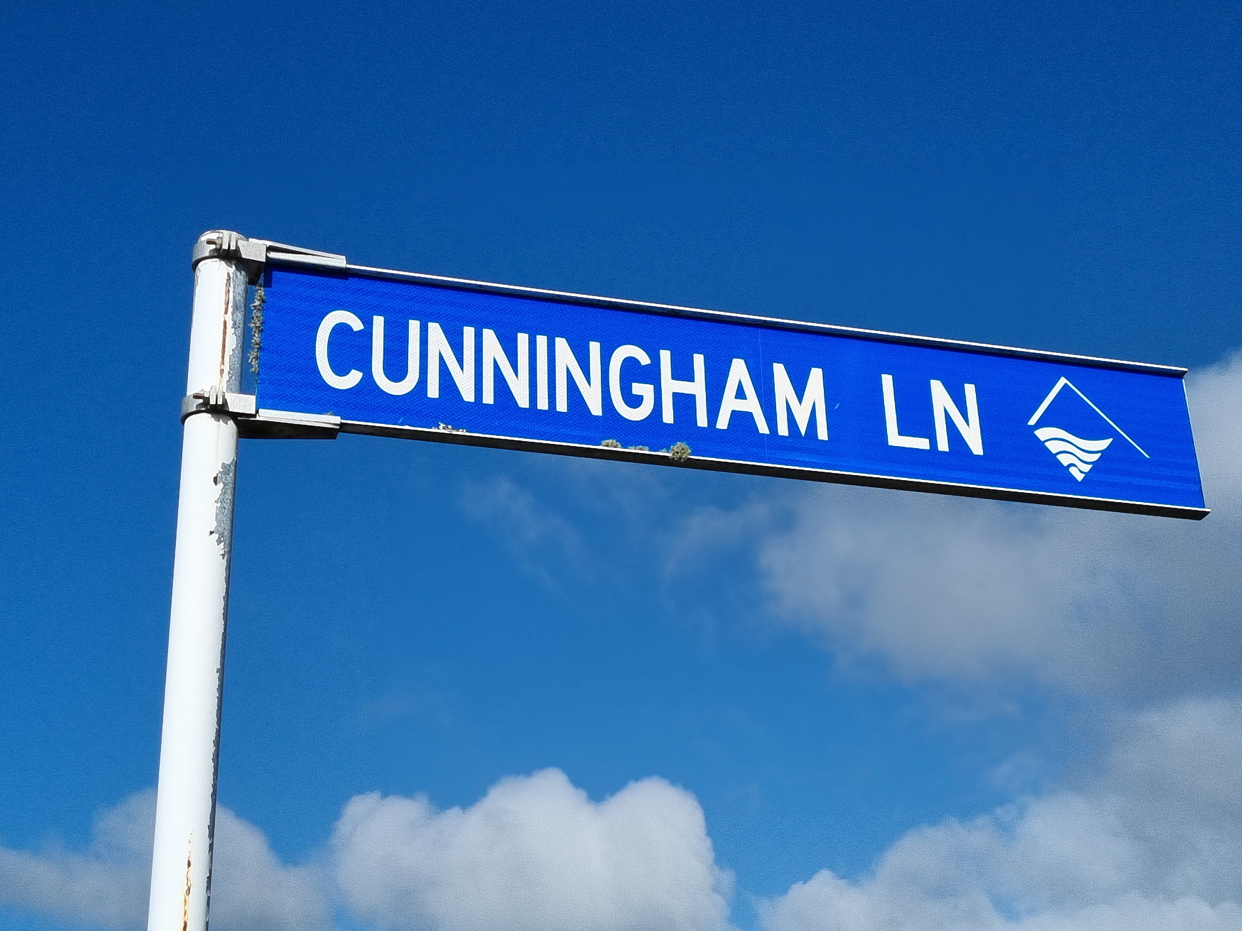 Cunningham Lane street sign.jpg