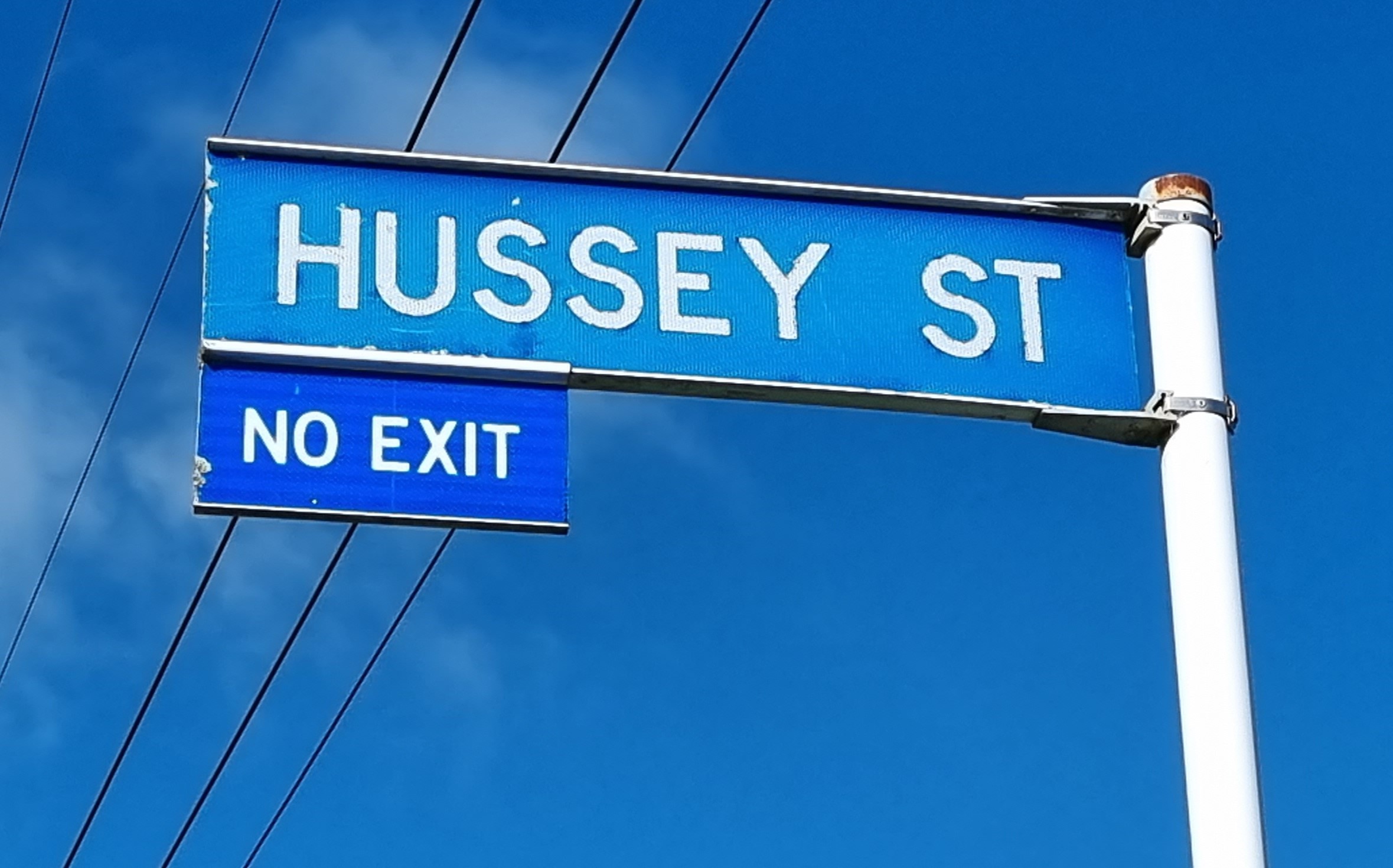 Hussey St, Oakura street sign.jpg