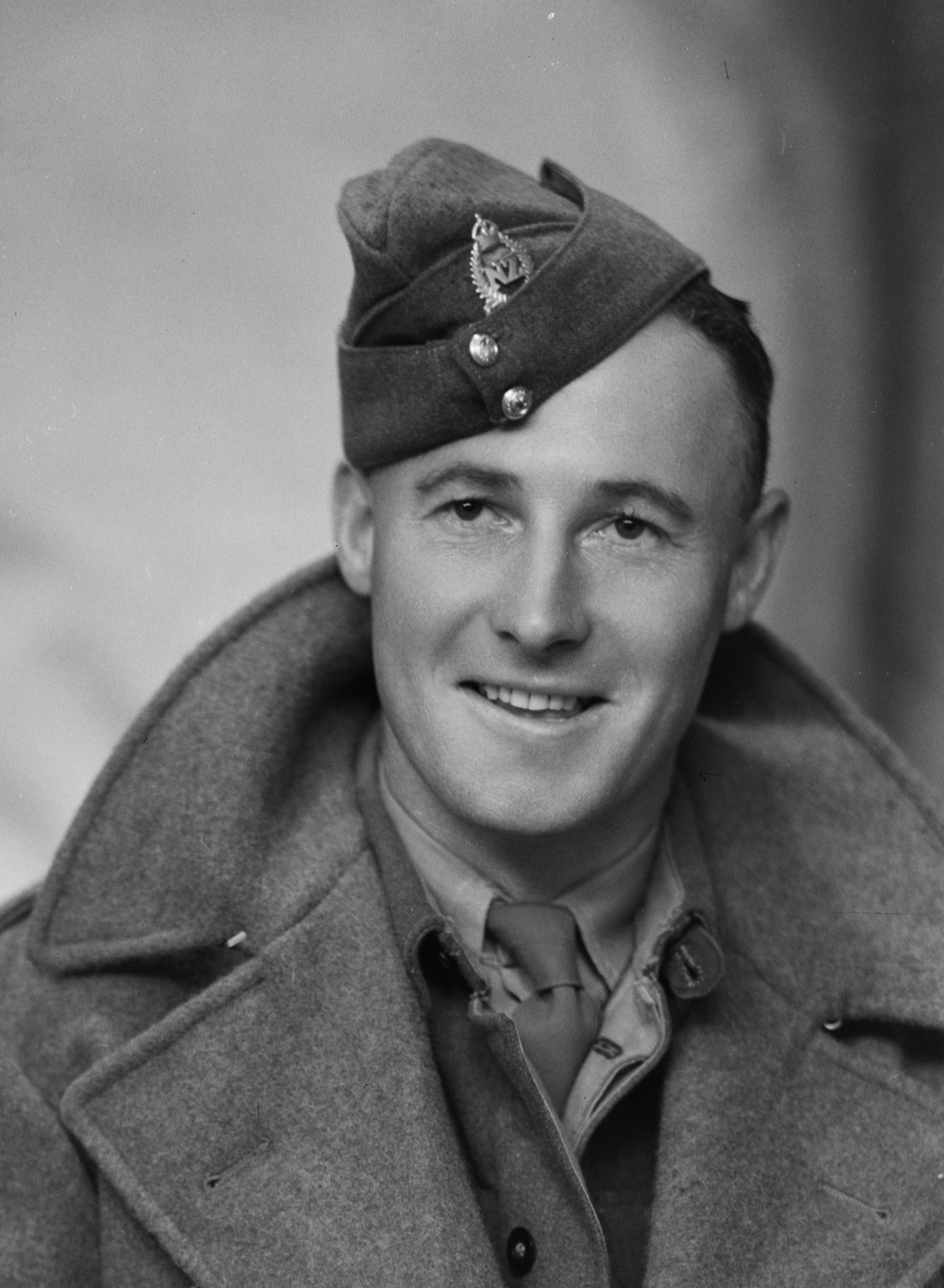 Arthur Edmund (Ted) Baker (1916-1993). Swainson's Studios. Collection of Puke Ariki (SW1923-1965.00609).