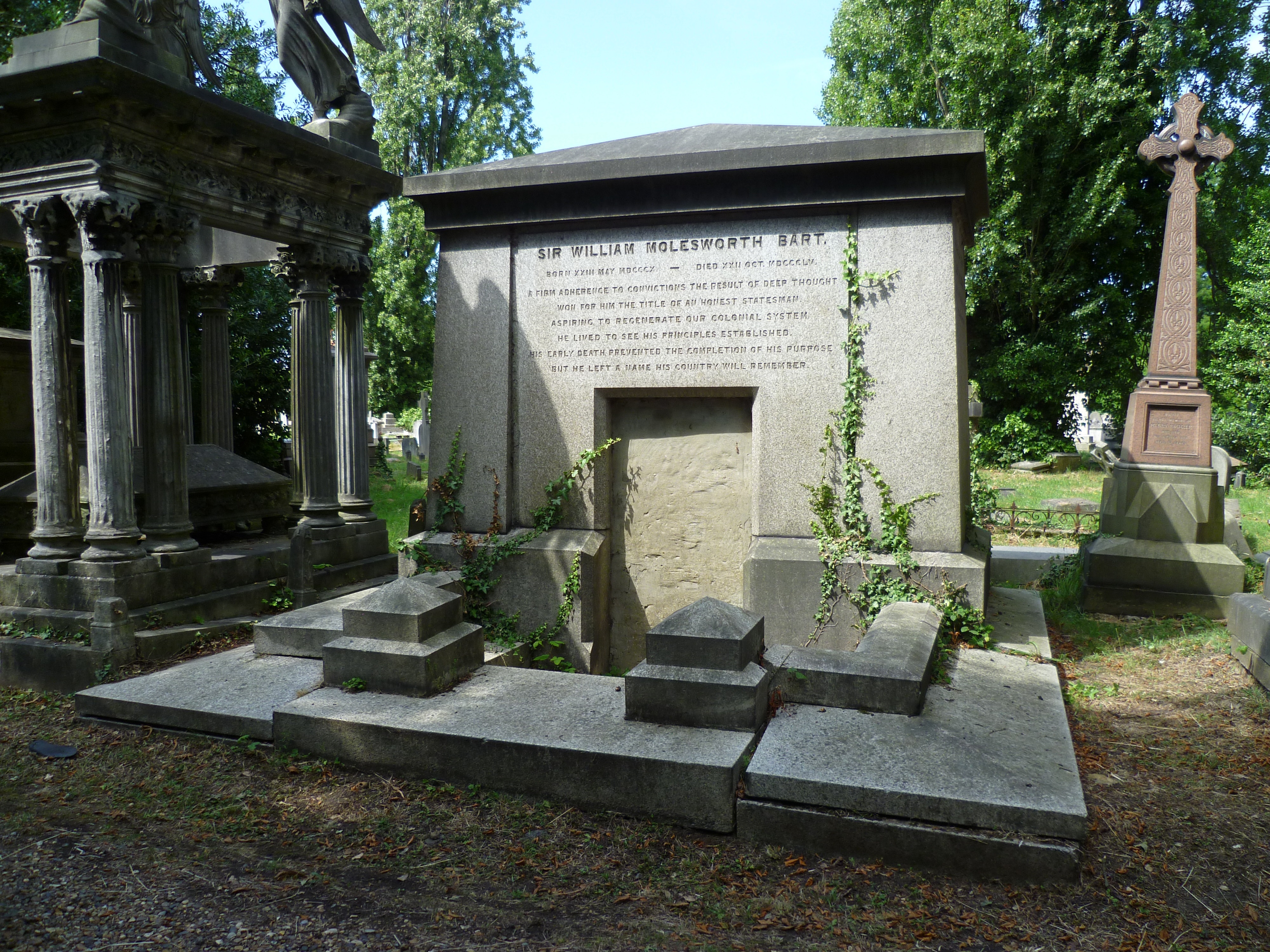 Sir_William_Molesworth_grave_at_Kensal_Green_Cemetery.jpg