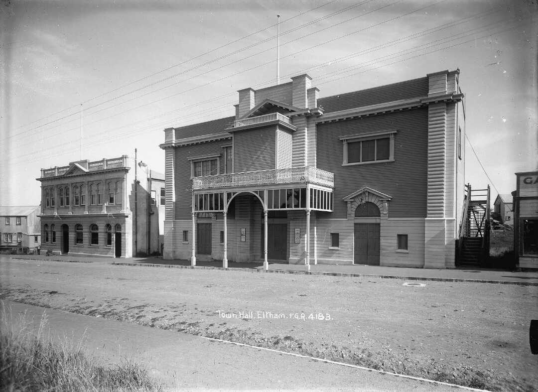 Eltham_Town_Hall_and_Municipal_Bldngs.jpg