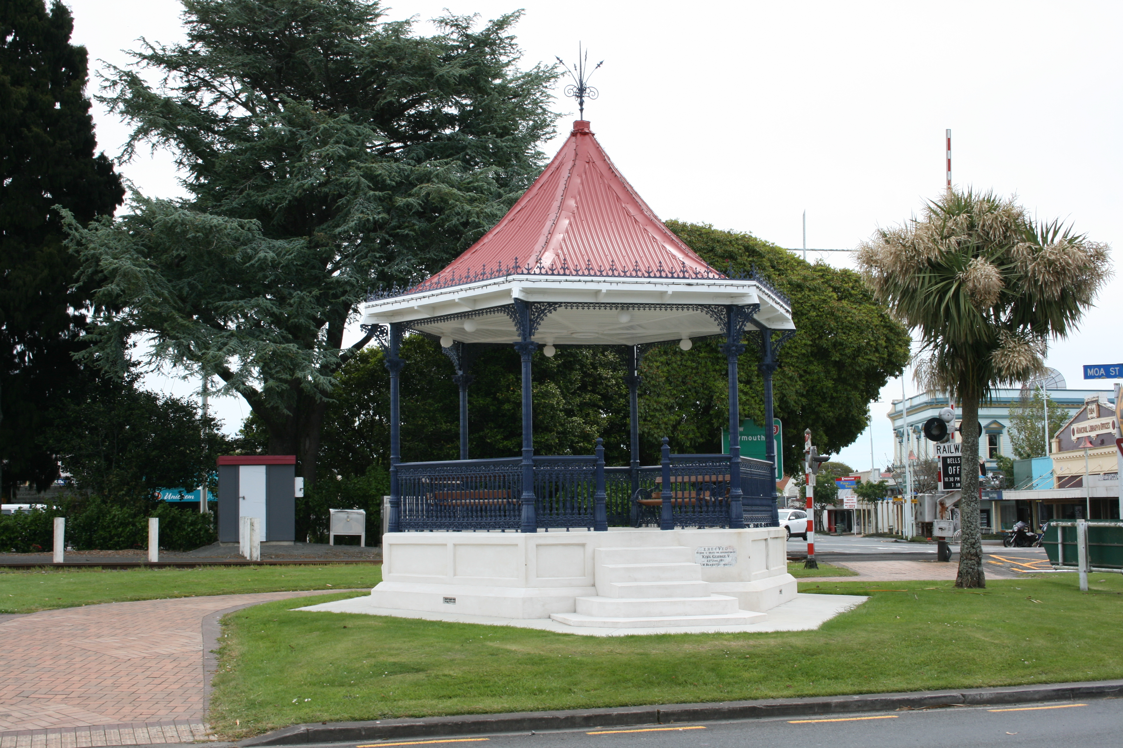 Inglewood_rotunda_004.jpg