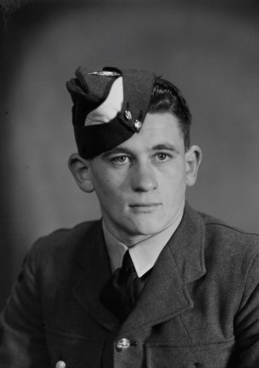 Keith Lewis SW1942 0745