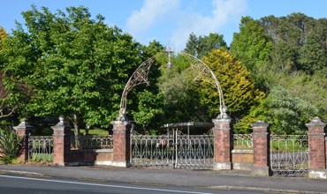 Barrett_Street_Gates.jpg