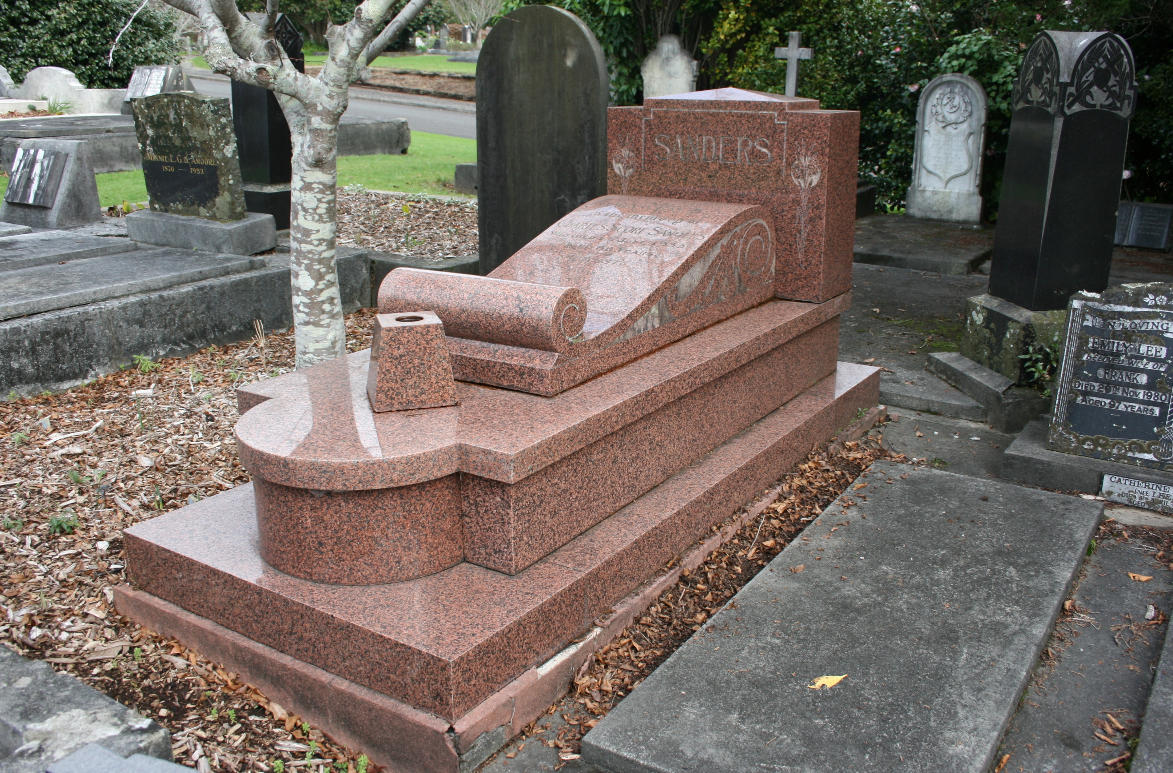 Sanders__Grave_005.JPG