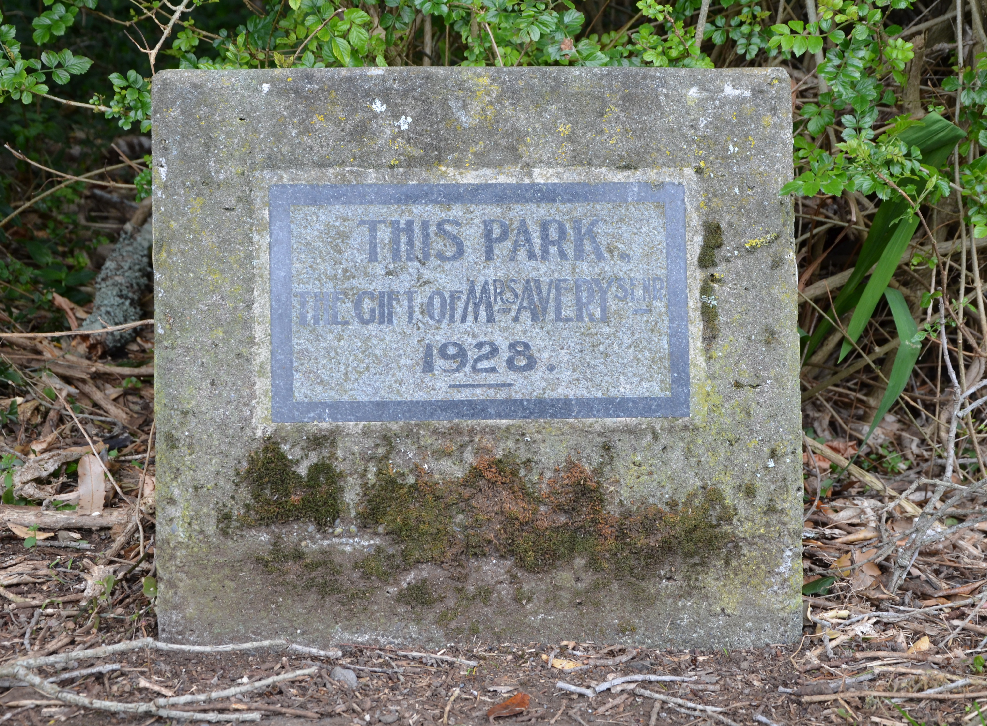 Avery Reserve Plaque.JPG