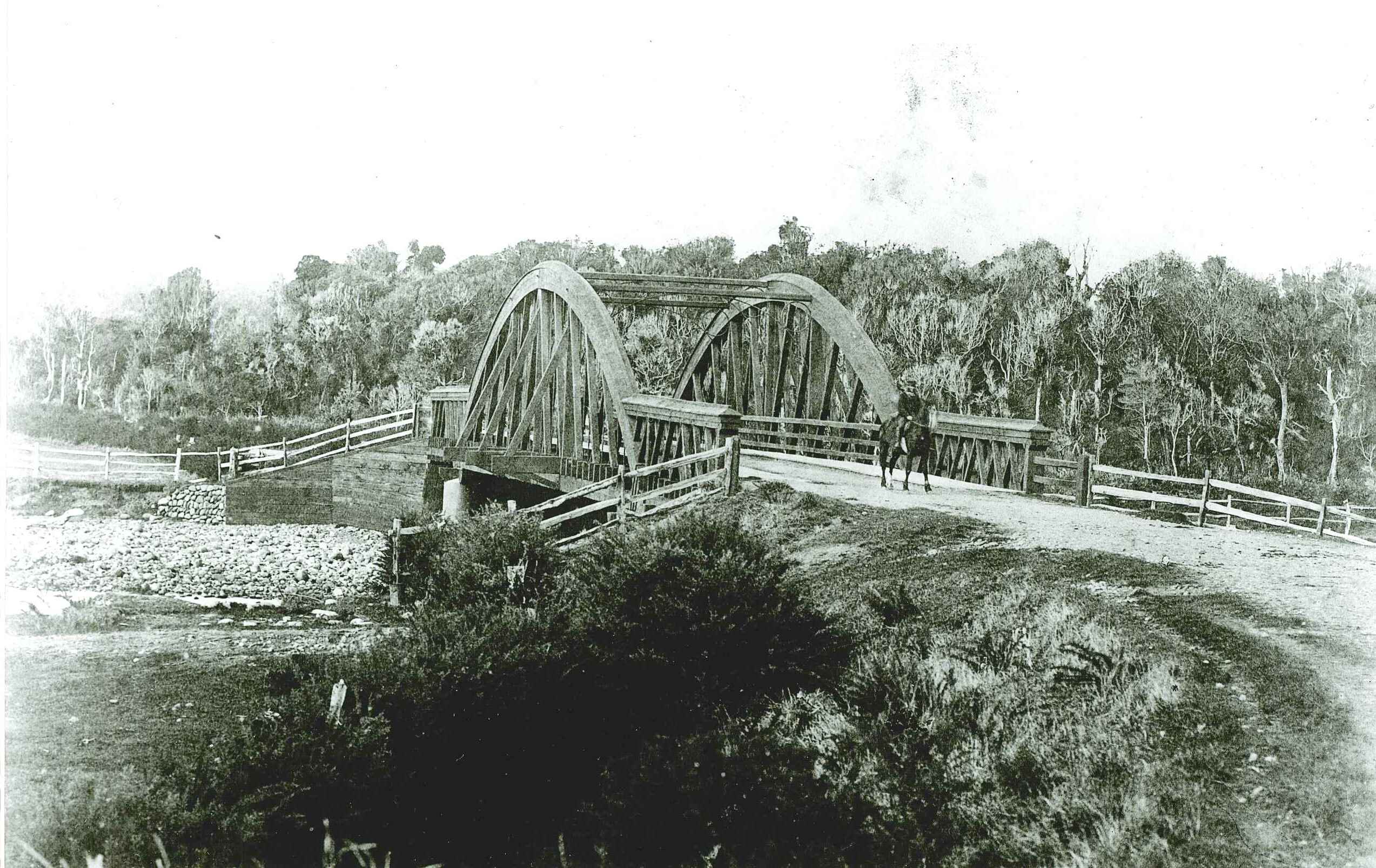 Waiwhakaiho_Bridge_1.jpg