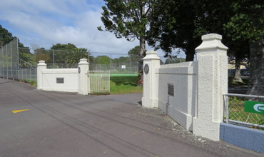 _Scotlands__Entrance_Gates_2017.JPG