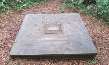 Sir_Victor_Davies_Memorial_Lucy_s_Gully.JPG