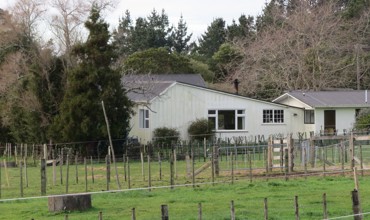 1441_Egmont_Road_2019.JPG