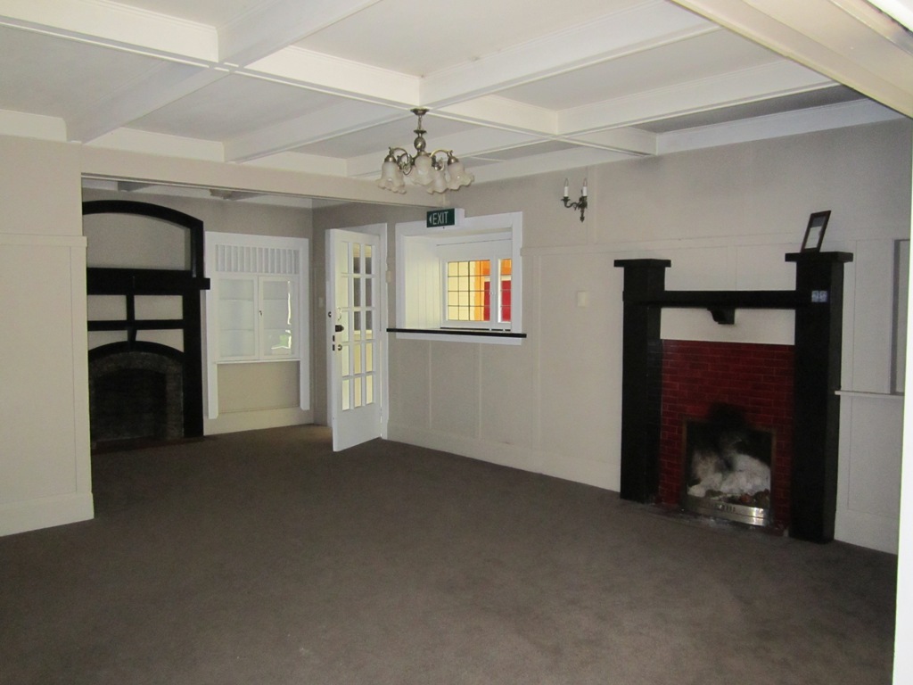 Interior_of_Burgess_Park_House_008.jpg