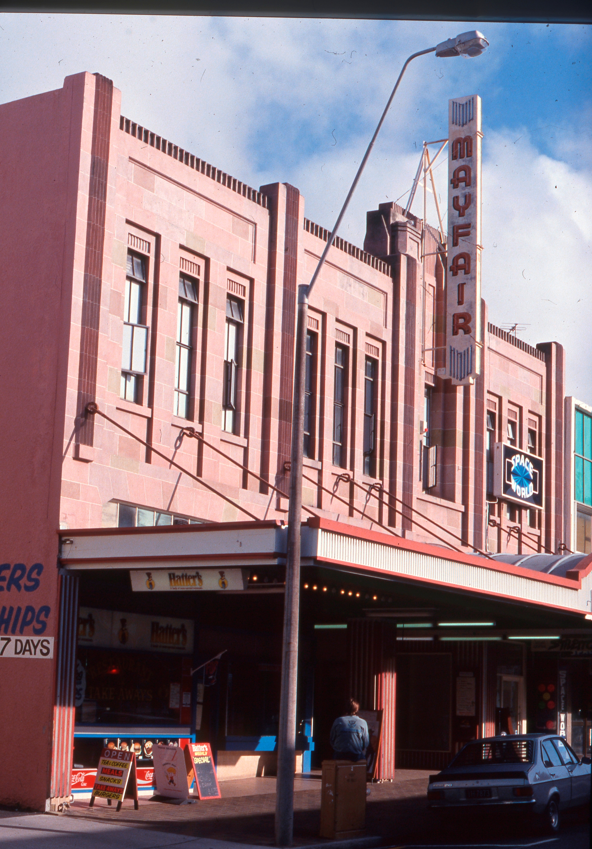 Mayfair_Theatre_Facade_Aug_1993a.jpg