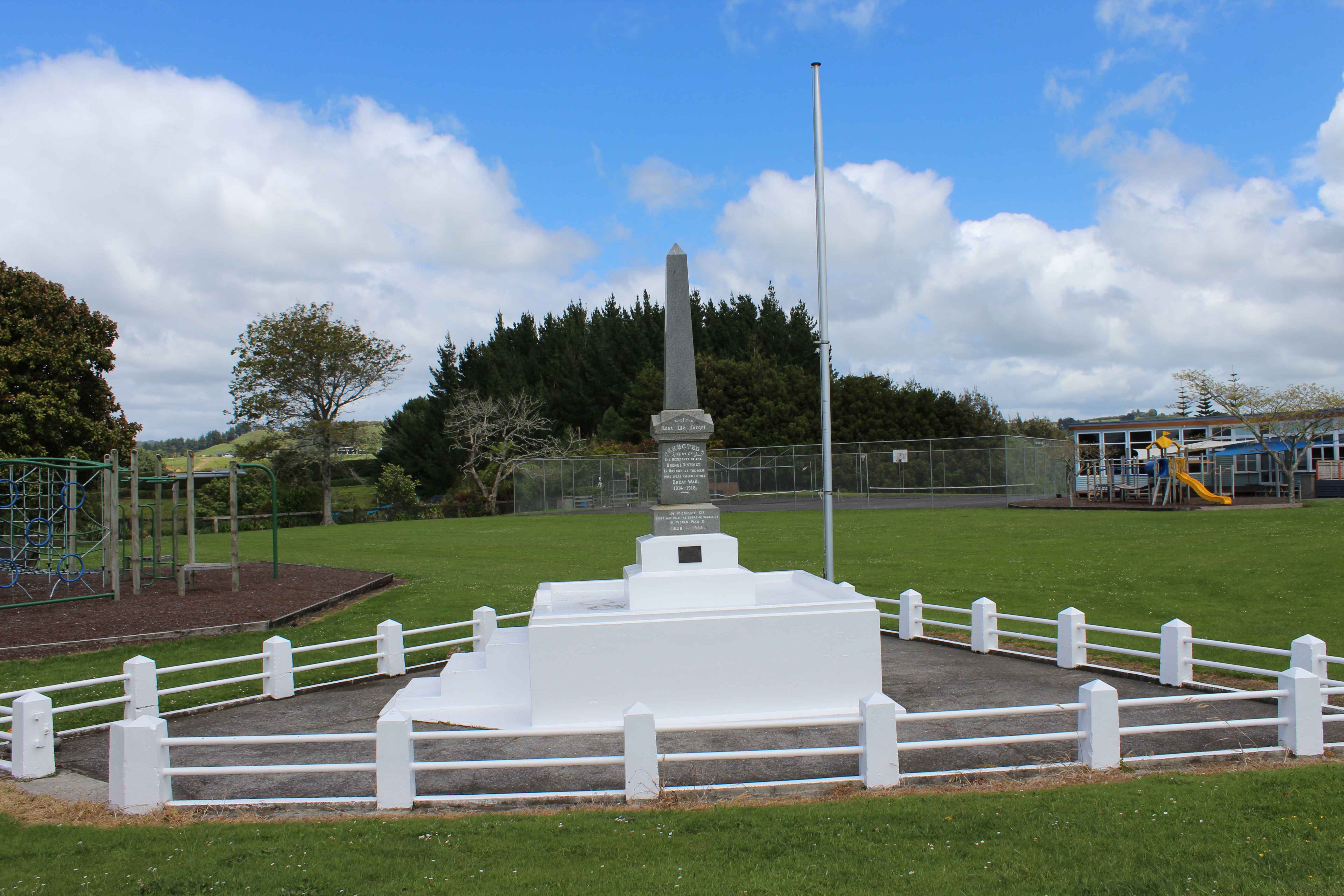 Urenui_Memorial_008.JPG