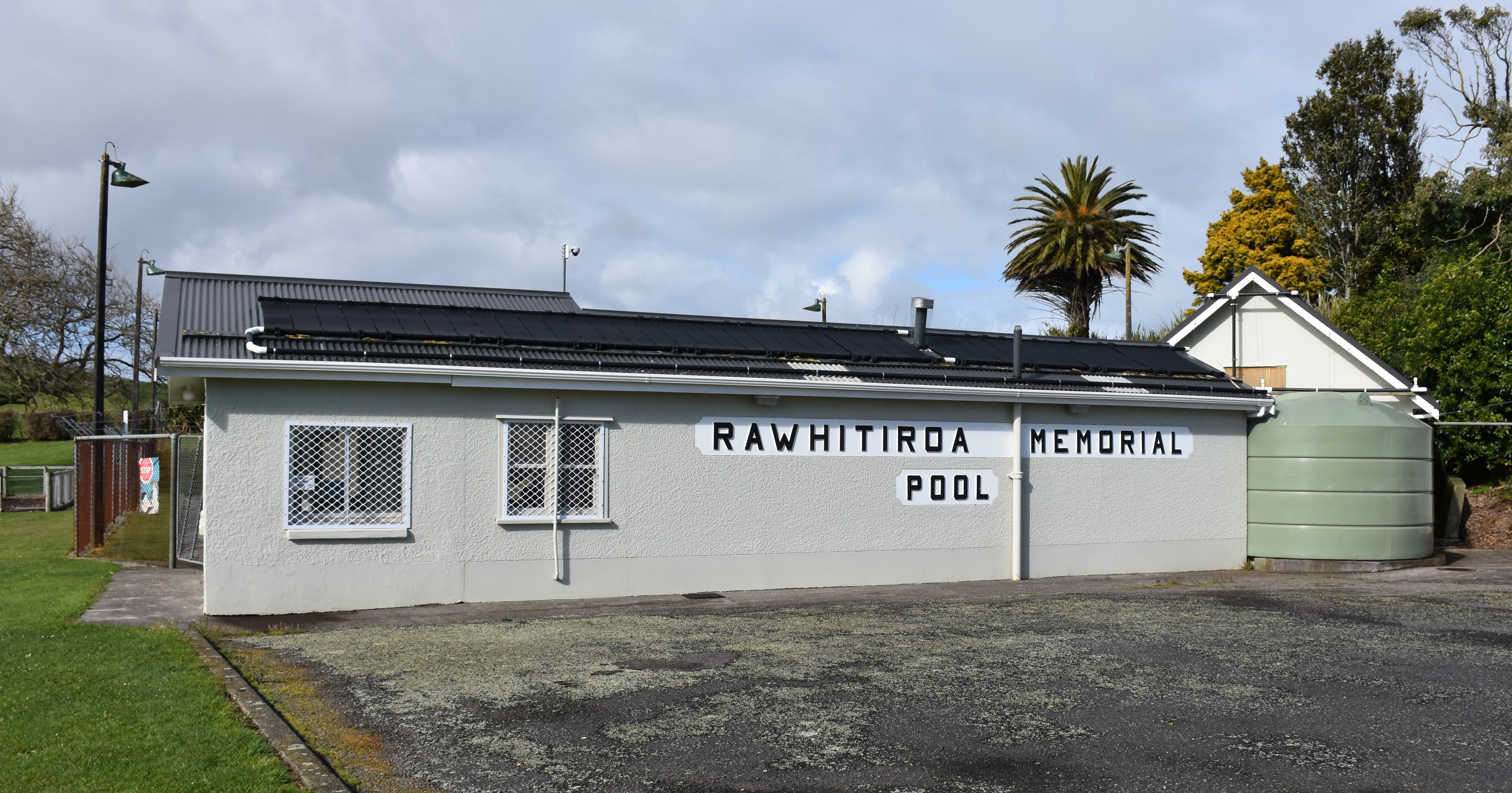 Rawhitiroa_Pool.JPG