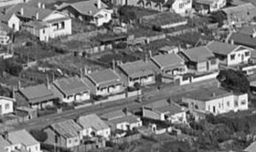 Haslucks_Cottages__Molesworth_Street__Detail_From_Whites_Aviation__May_1951.JPG