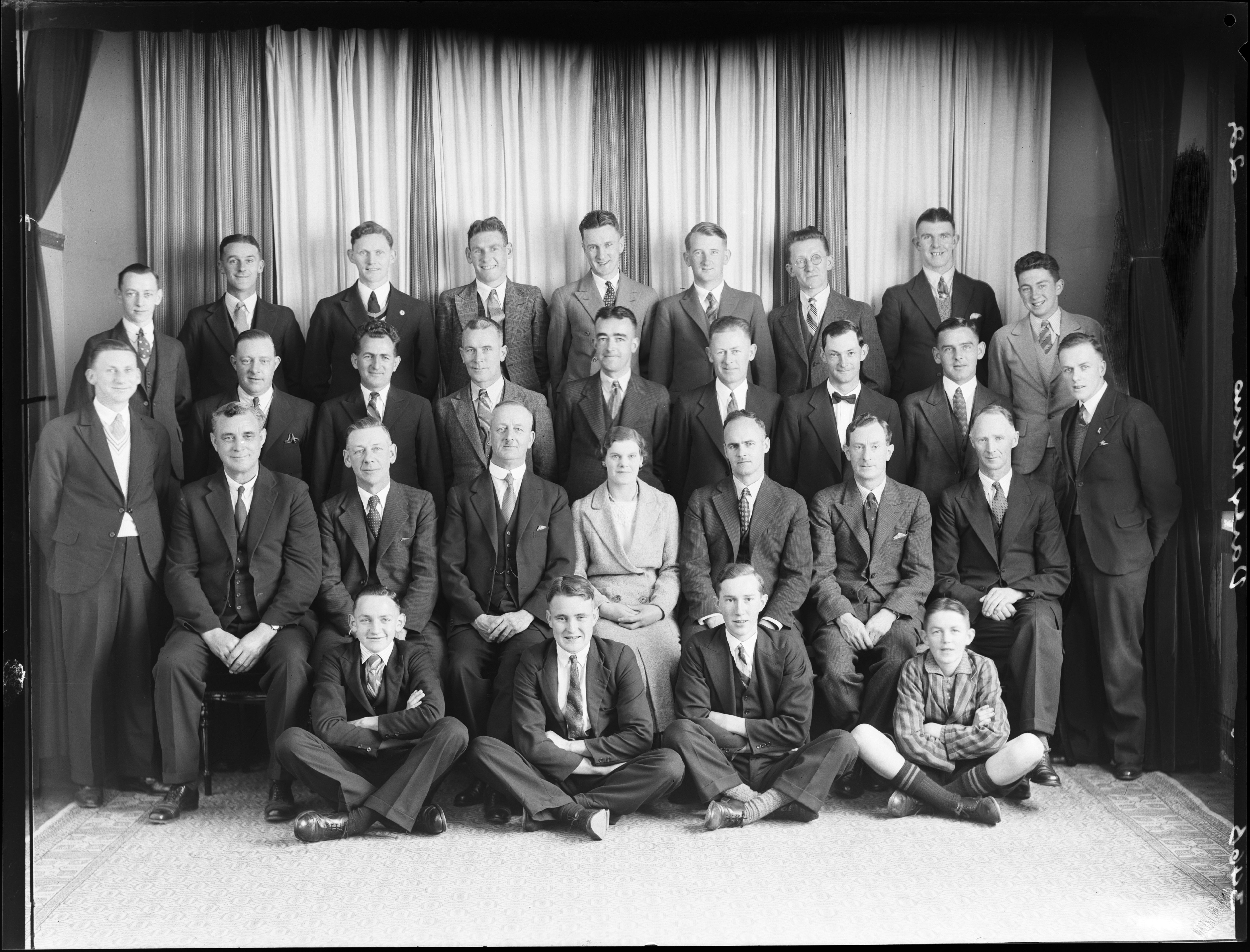 Taranaki Daily News staff (1930s). Swainson's Studios. Collection of Puke Ariki (SW1931-1940.02694).