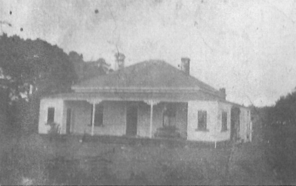 Batten family homestead in Tokaora. Image courtesy of Ross Dunlop from the book Taranaki Stories by Rhonda Bartle and Sorrel Hoskin (2006).