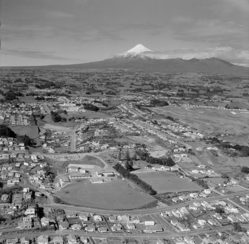 View of Lynmouth looking towards Taranaki Base Hospital (16 September 1958). Whites Aviation. Collection of Alexander Turnbull Library (WA-47796-F).