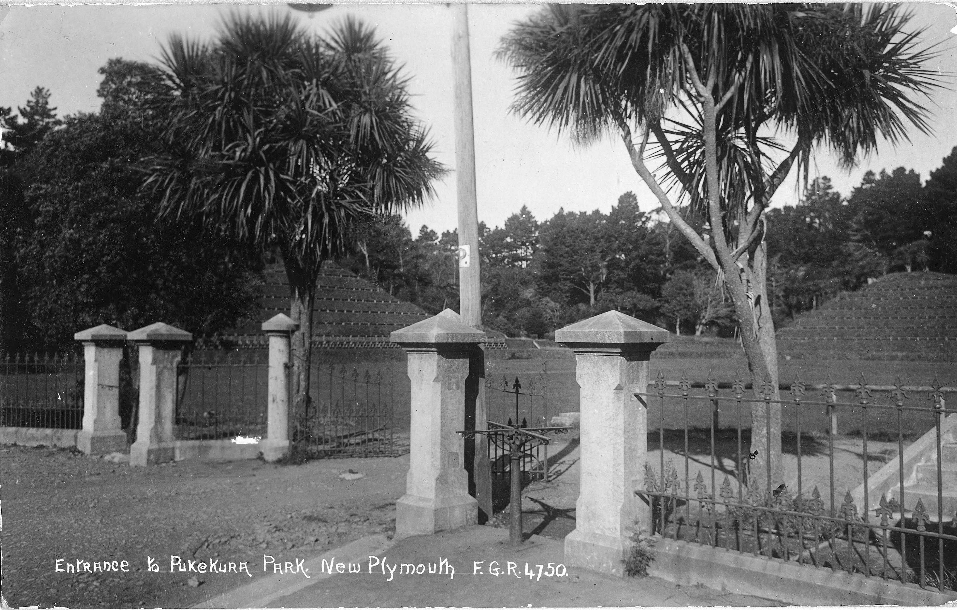 Pukekura Park Victoria Road Entrance Gates