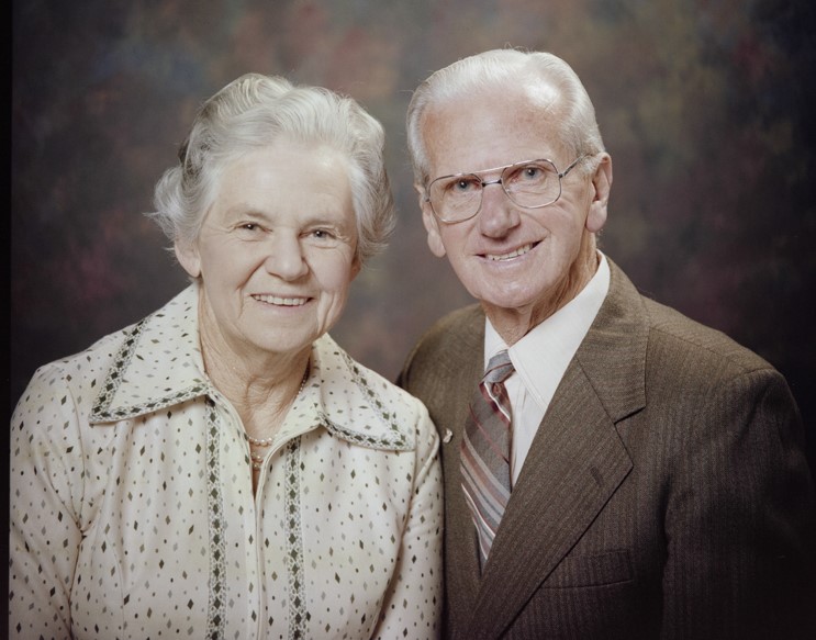 Stan Betts And Wife WD 045459