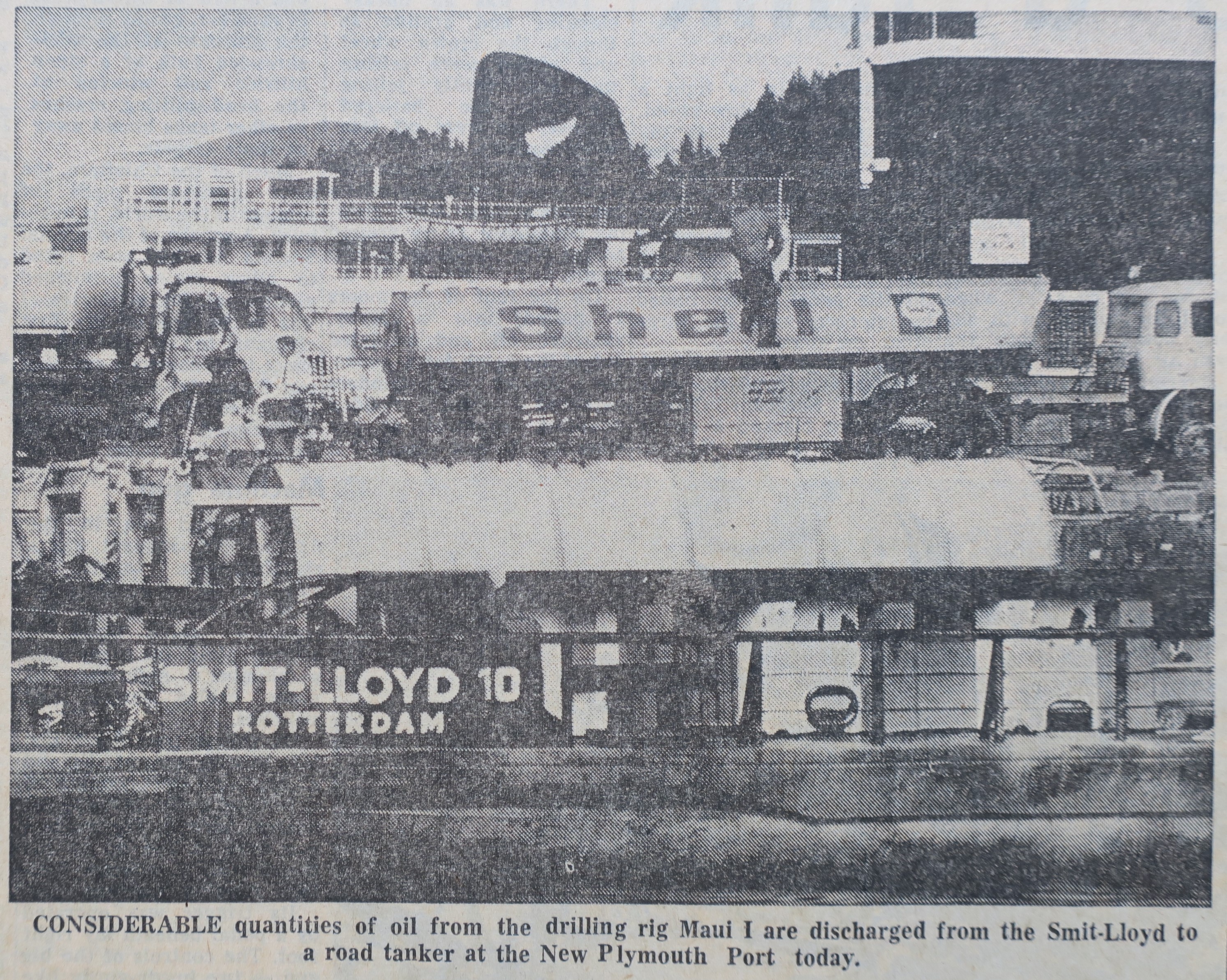 MV Smit-Lloyd 10 discharging oil (Taranaki Herald 20 March 1969)