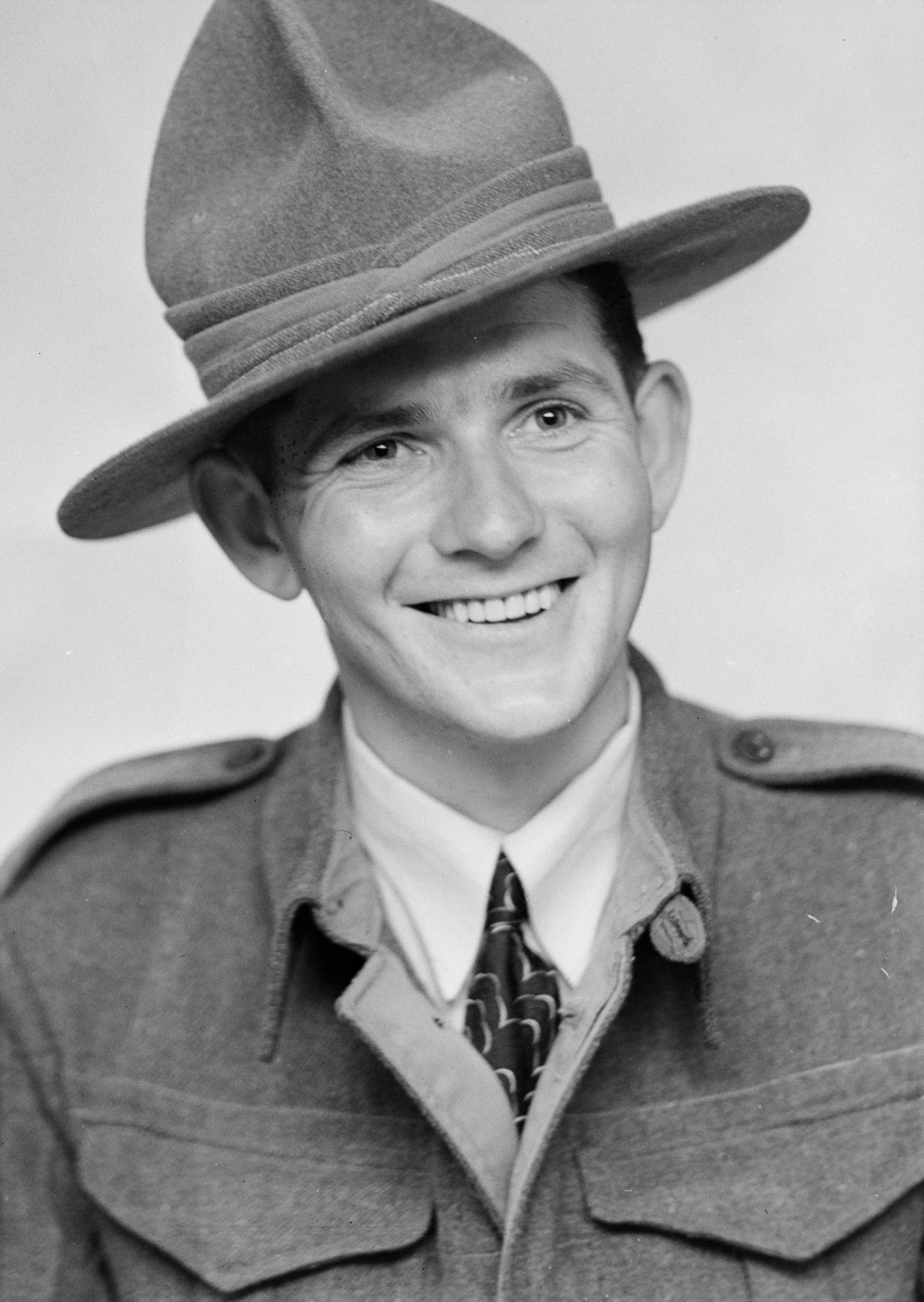 Ronald Cash (1940s). Swainson's Studios. Collection of Puke Ariki (WD.055844c).