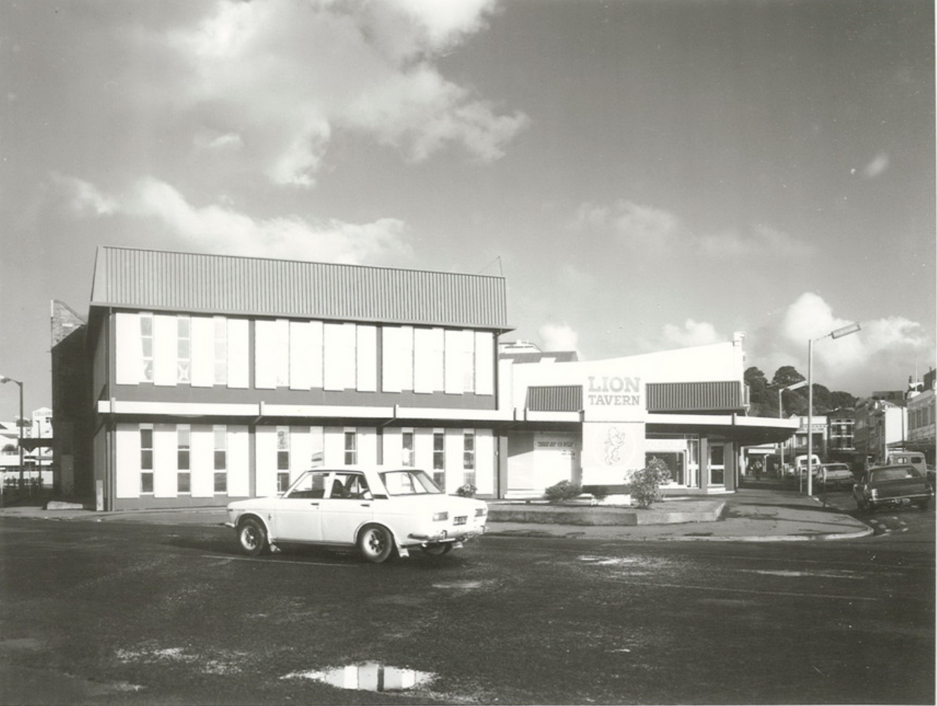 NZ Breweries Lion Tavern (1979)