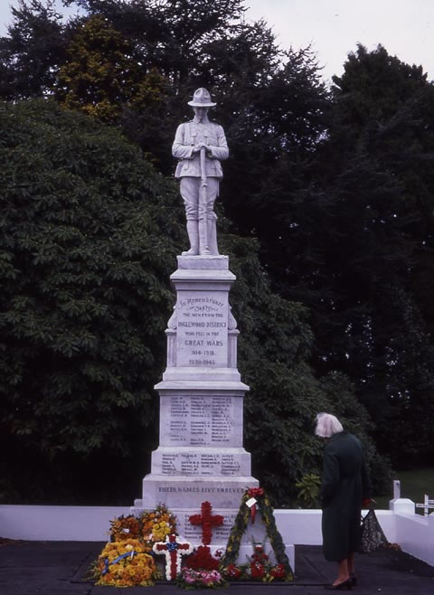 Inglewood War Memorial (c.1986). Jock Phillips and Chris Maclean.