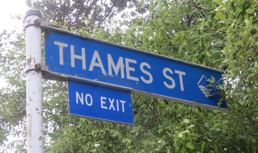 Thames Street sign (2023). Rachel Sonius. Word on the Street image collection.