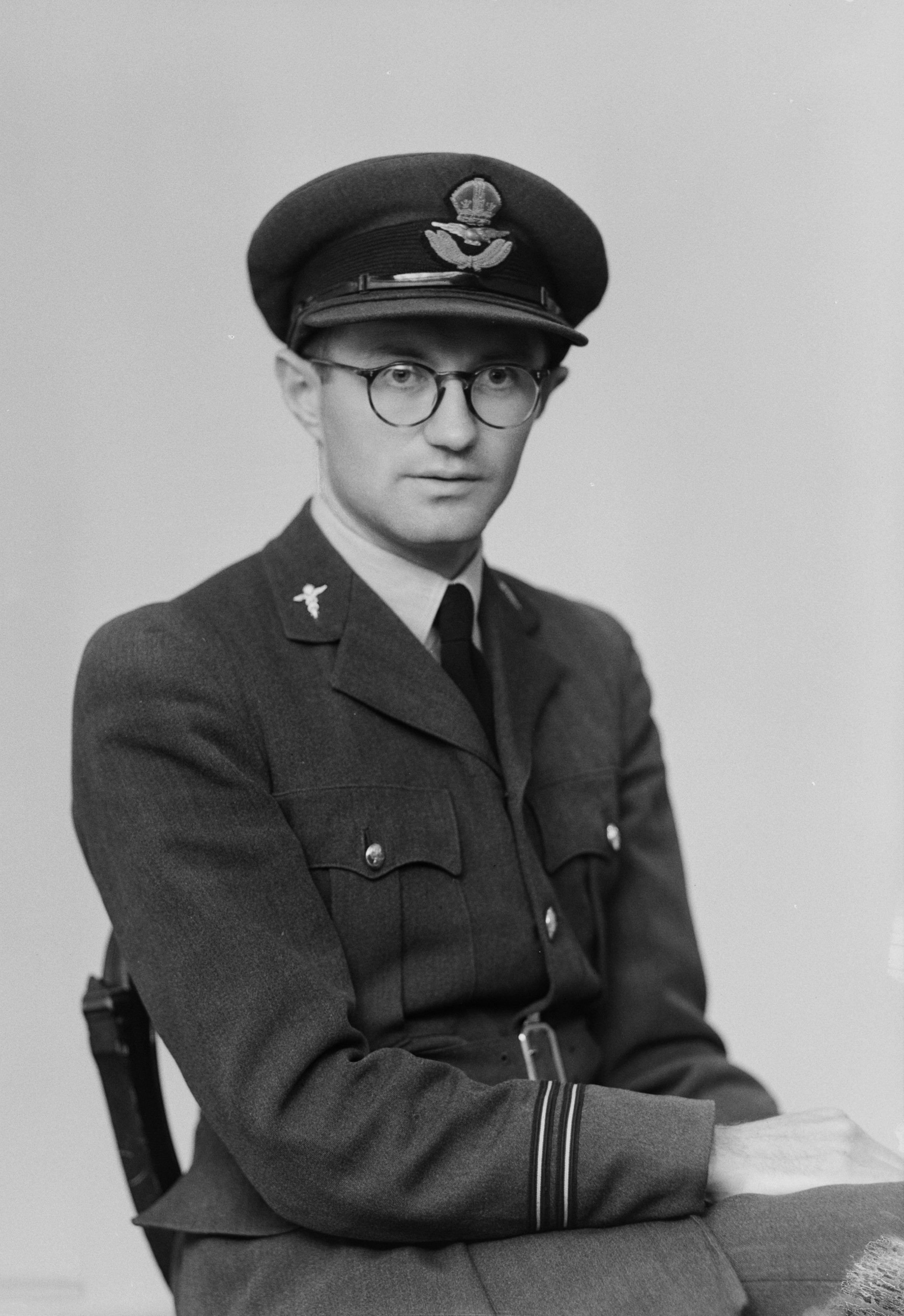 Ian Douglas Auld (1940s). Swainson's Studios. Collection of Puke Ariki (SW1945.0102b).